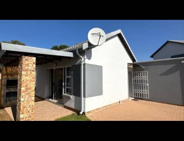 3 BEDROOM TOWNHOUSE FOR SALE IN ROSEACRE
